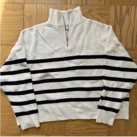 Sweaters - White and Black Striped  cropped Knit Sweater